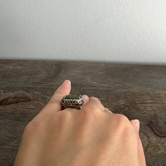 Silver cocktail statement ring with olive green gem & rhinestones - size 6.25 - Picture 4 of 7